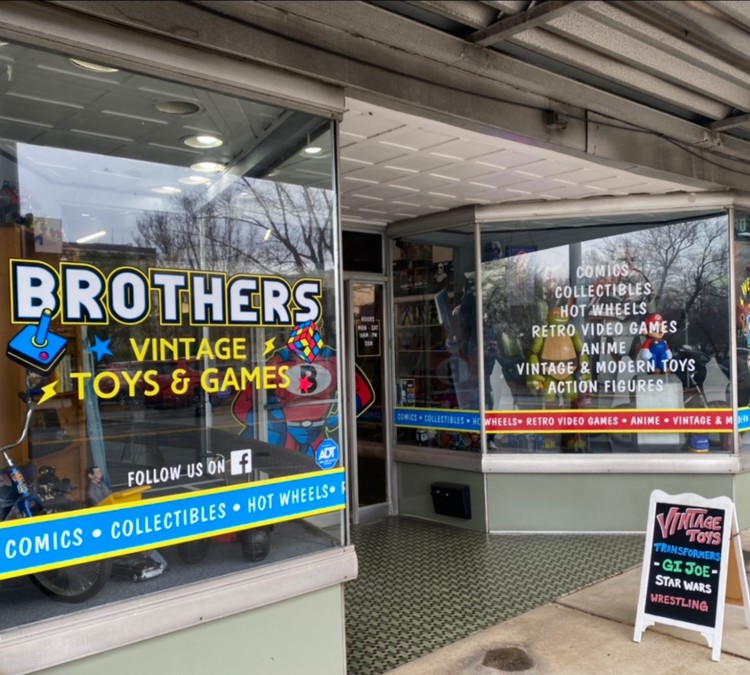 brothers-vintage-toys-and-games-photo